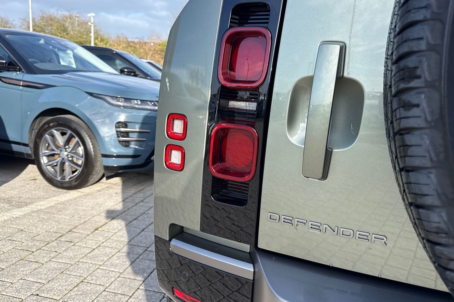 Used Land Rover Defender 110 2025 for sale - 78107537: Photo 27