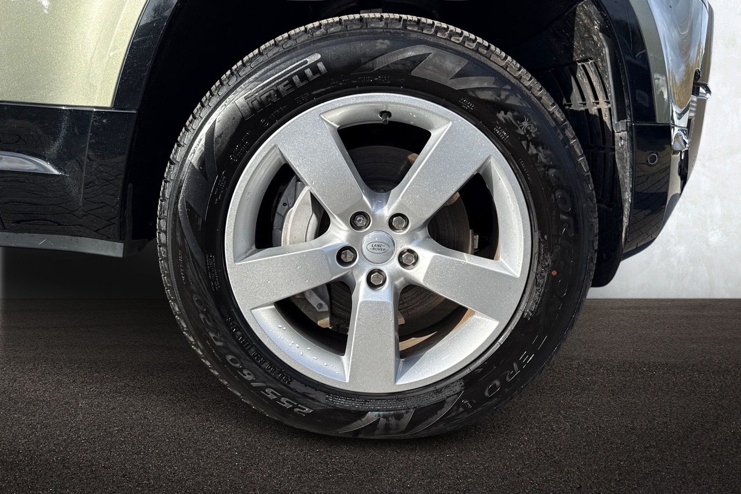 Used Land Rover Defender 110 2025 for sale - 78107537: Photo 9