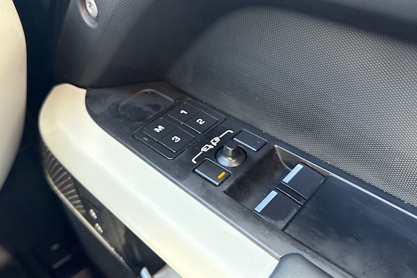 Used Land Rover Defender 90 2023 for sale - 76330797: Photo 26