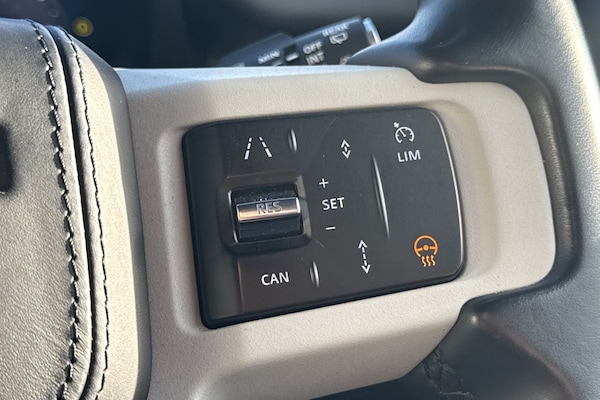 Used Land Rover Defender 90 2023 for sale - 76330797: Photo 40