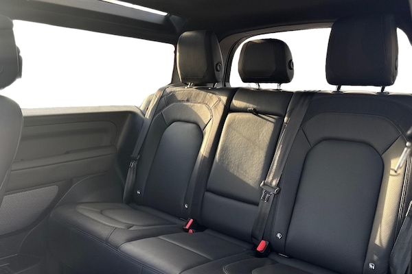 Used Land Rover Defender 90 2023 for sale - 76330797: Photo 4