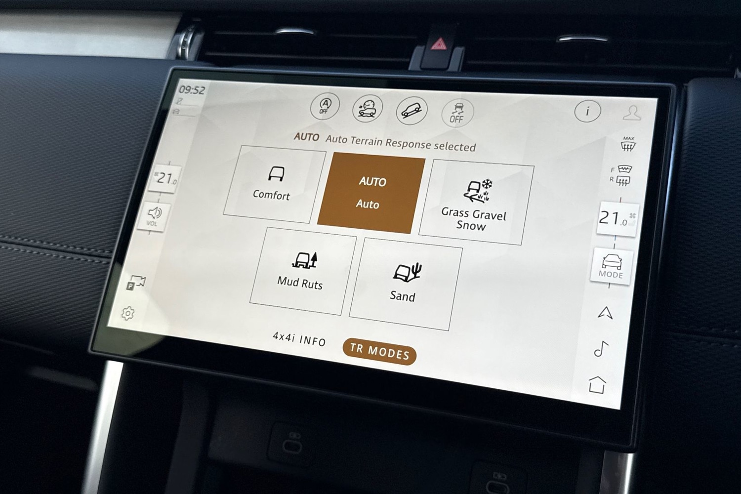 Used Land Rover Discovery Sport 2025 for sale - 76526951: Photo 40