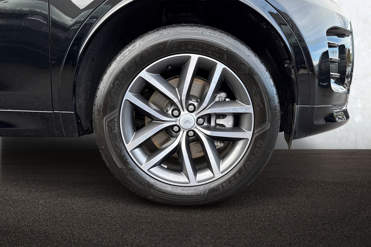 Used Land Rover Discovery Sport 2025 for sale - 76526951: Photo 9