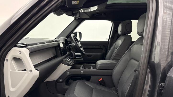 Used Land Rover Defender 110 2024 for sale - 77390142: Photo 3