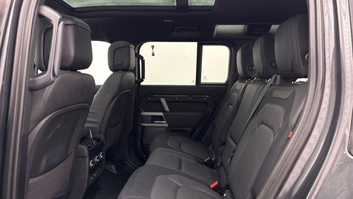 Used Land Rover Defender 110 2024 for sale - 77390142: Photo 4