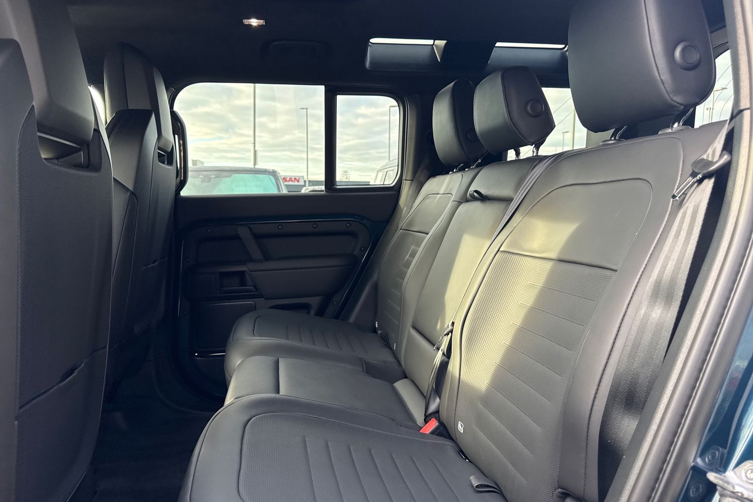 Used Land Rover Defender 110 2025 for sale - 76590427: Photo 13