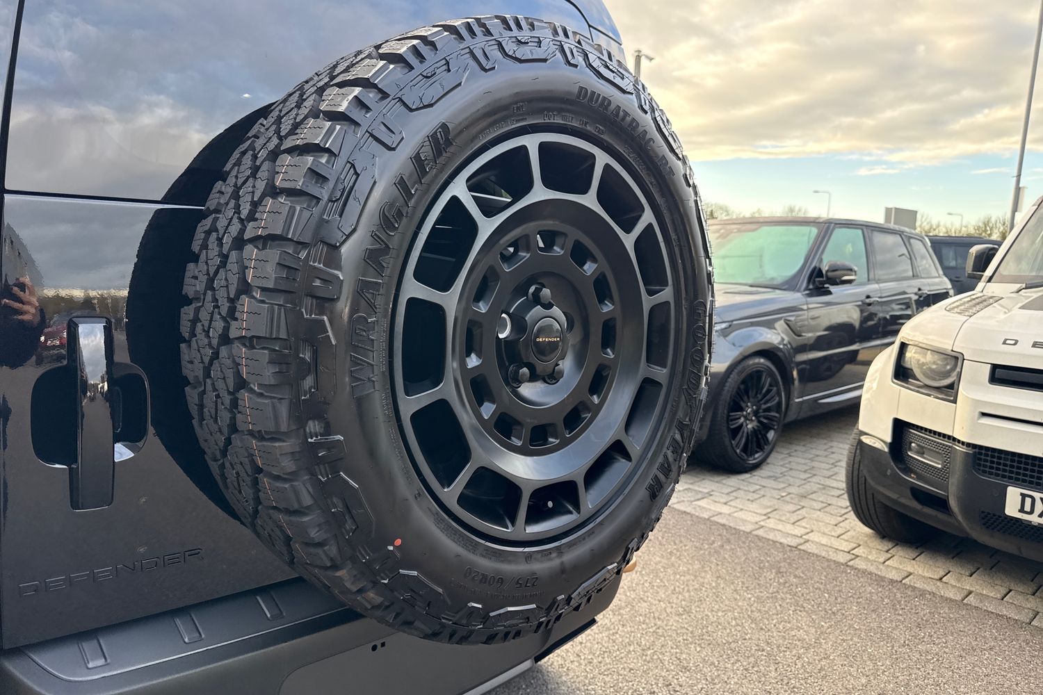 Used Land Rover Defender 110 2025 for sale - 76590427: Photo 23