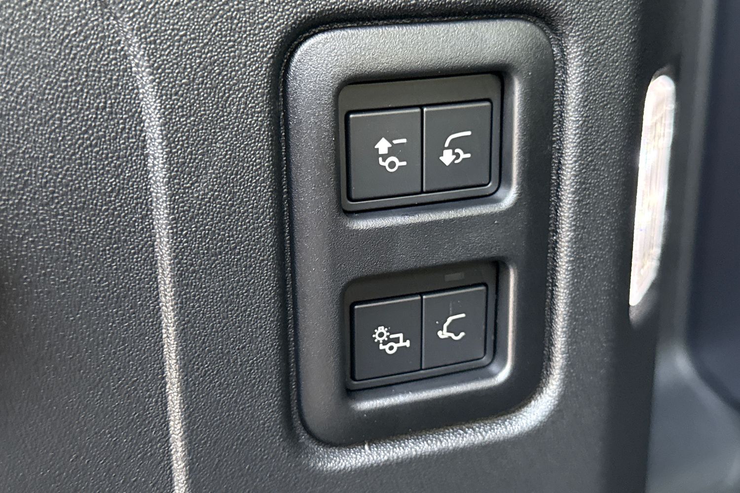 Used Land Rover Defender 110 2025 for sale - 76590427: Photo 25