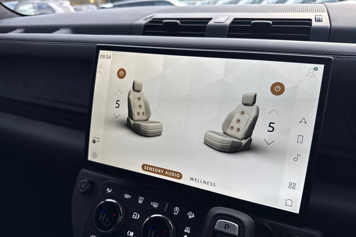 Used Land Rover Defender 110 2025 for sale - 76590427: Photo 41