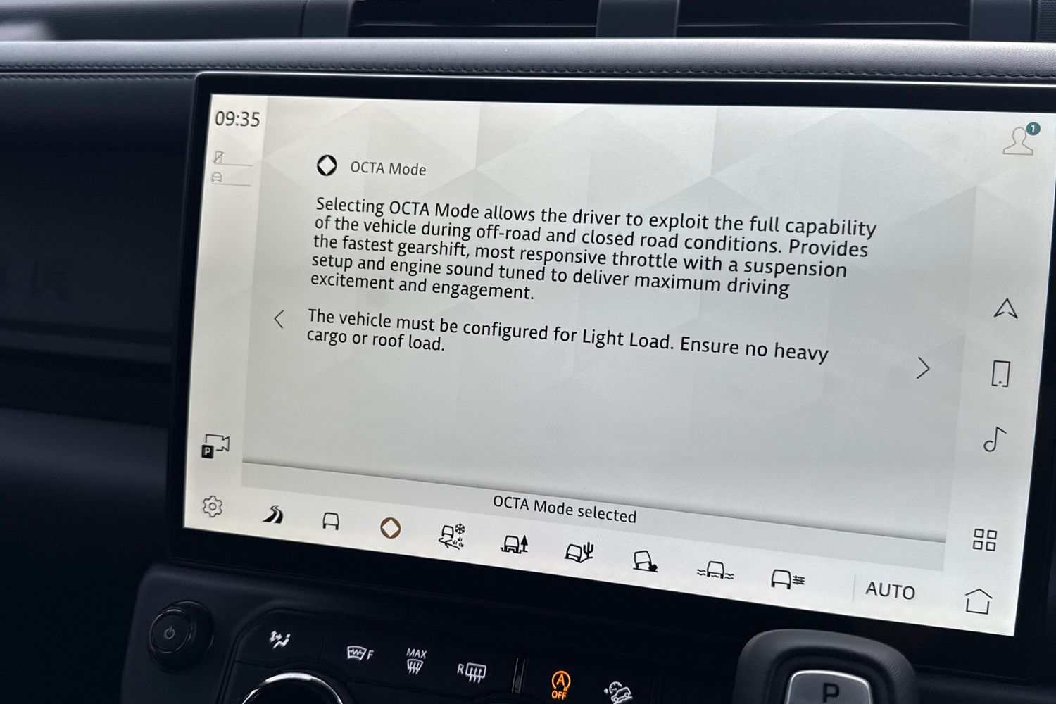 Used Land Rover Defender 110 2025 for sale - 76590427: Photo 44