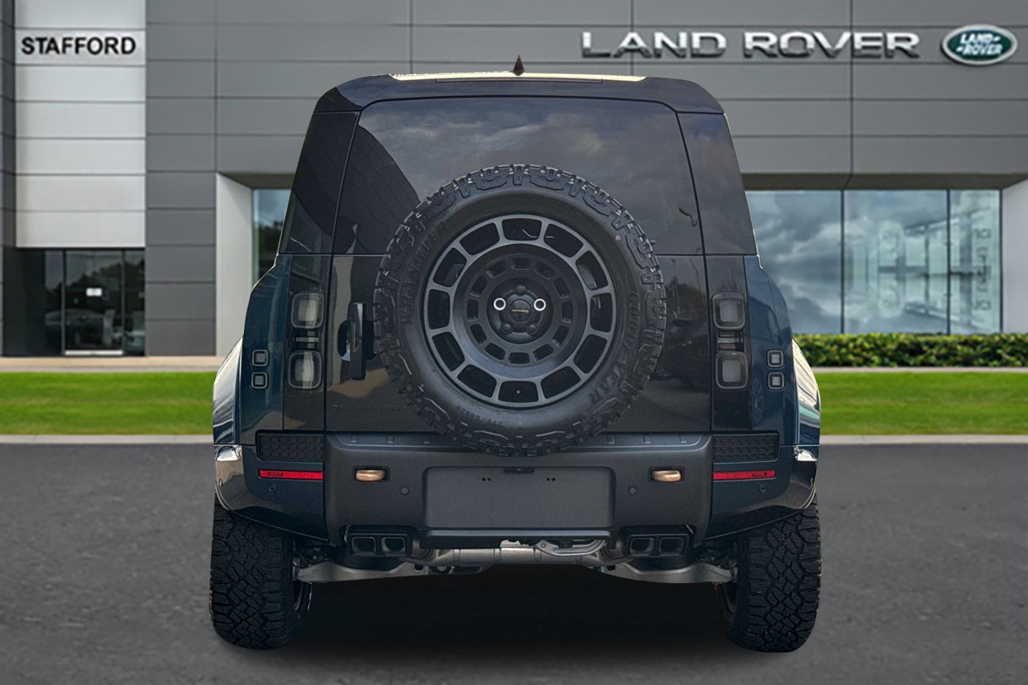 Used Land Rover Defender 110 2025 for sale - 76590427: Photo 6