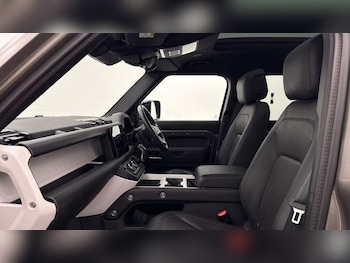 Used Land Rover Defender 110 2025 for sale - 79570930: Photo