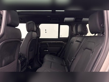 Used Land Rover Defender 110 2025 for sale - 79570930: Photo