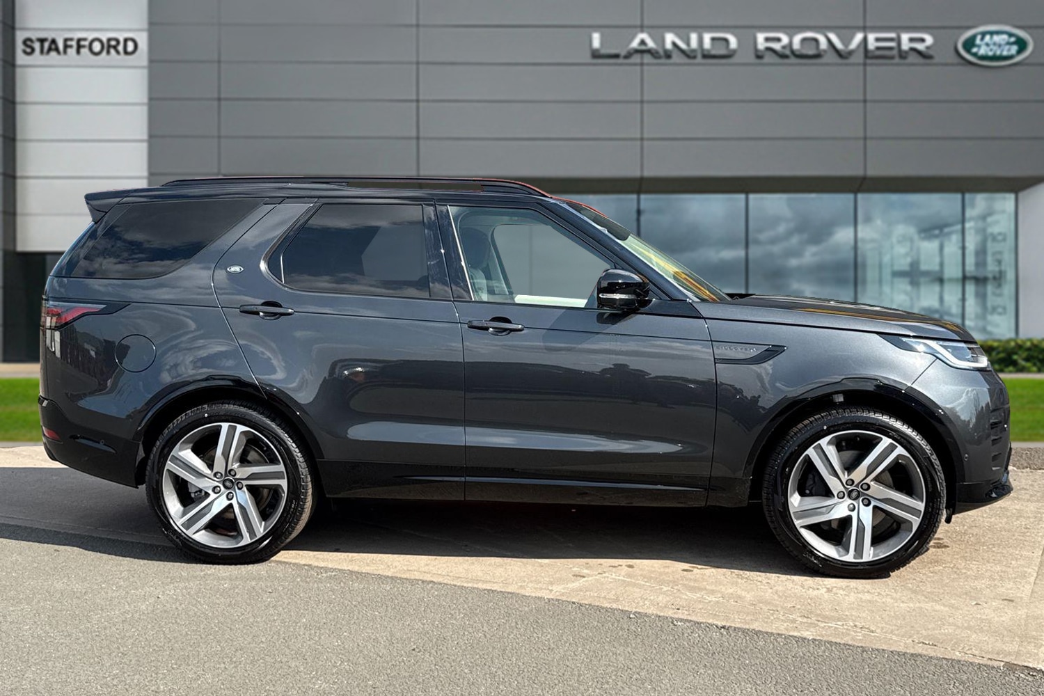 Used Land Rover Discovery 2026 for sale - 77436063: Photo 5