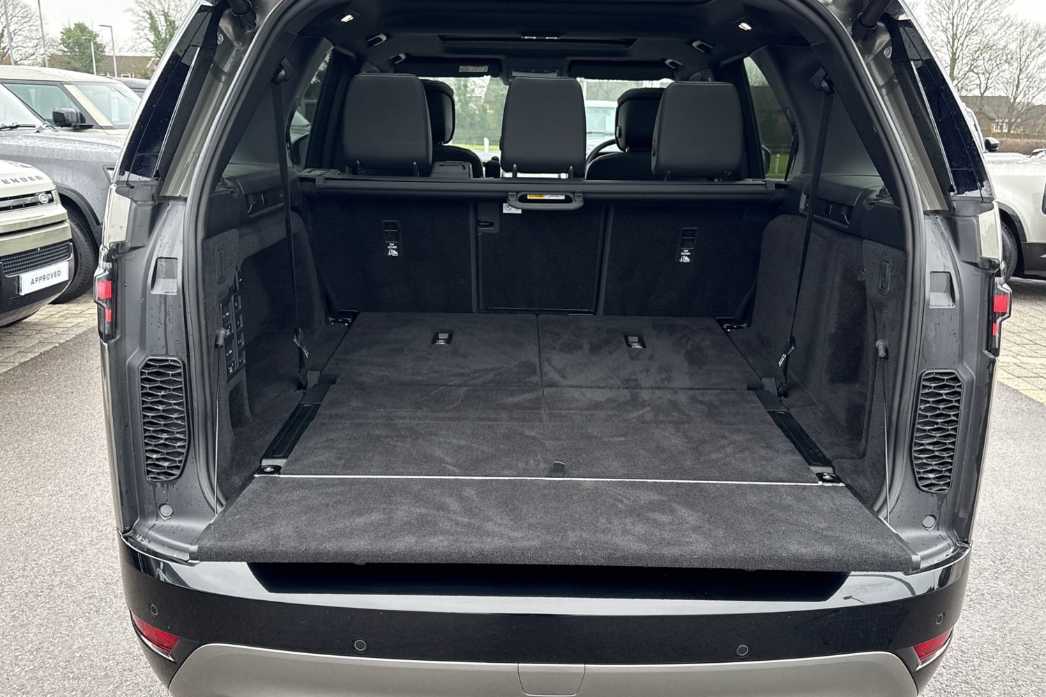 Used Land Rover Discovery 2025 for sale - 77383346: Photo 11