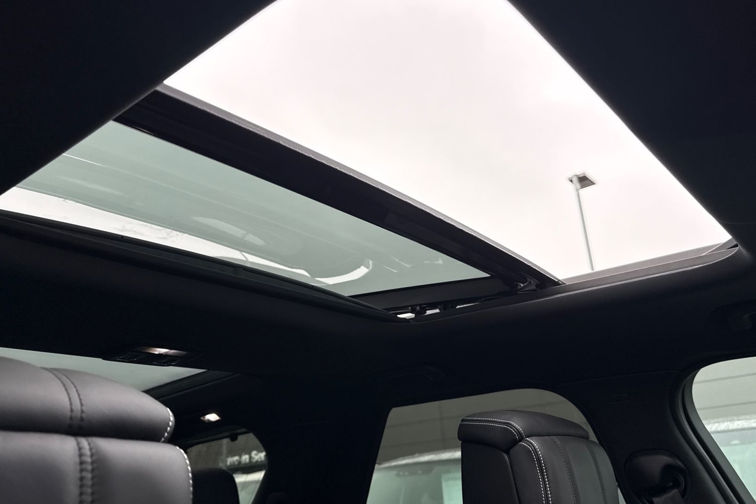 Used Land Rover Discovery 2025 for sale - 77383346: Photo 32