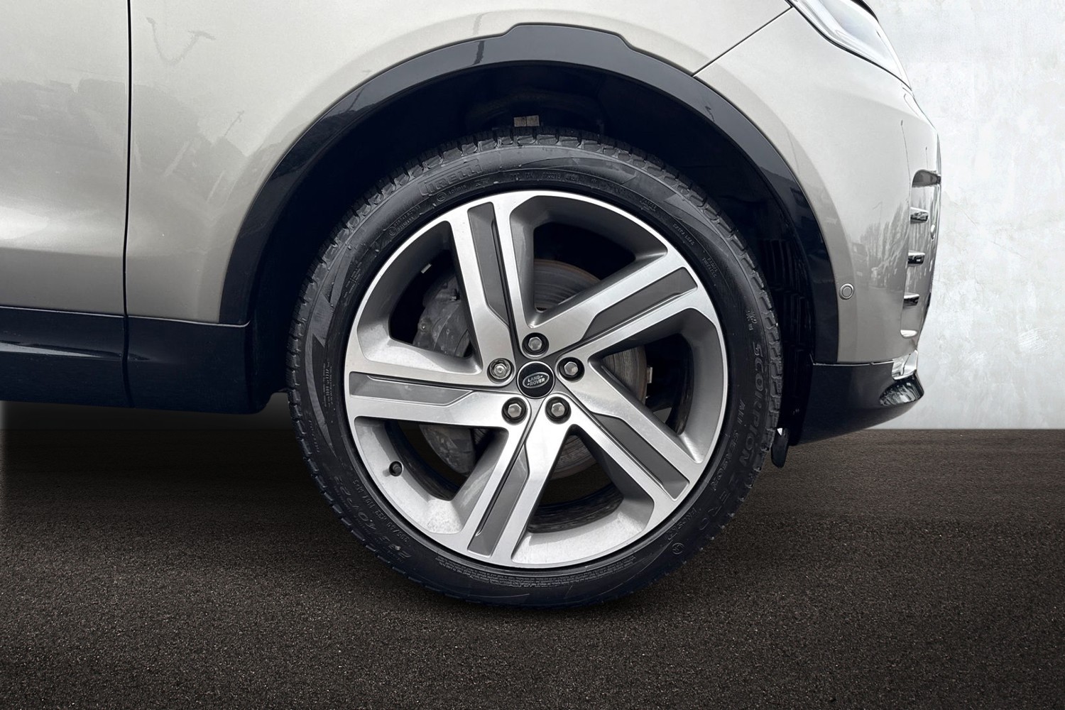 Used Land Rover Discovery 2025 for sale - 77383346: Photo 9