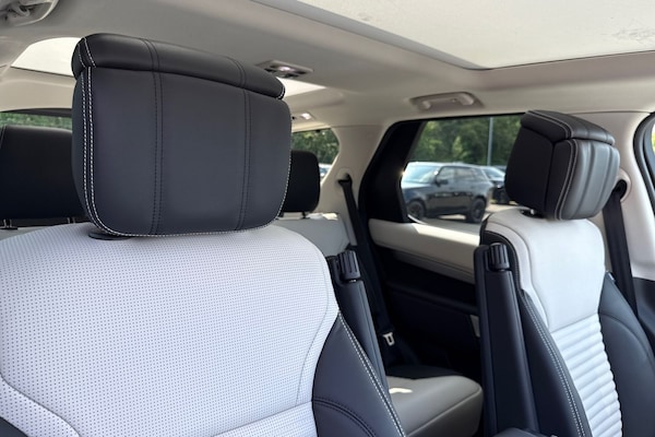 Used Land Rover Discovery 2025 for sale - 74764233: Photo 10
