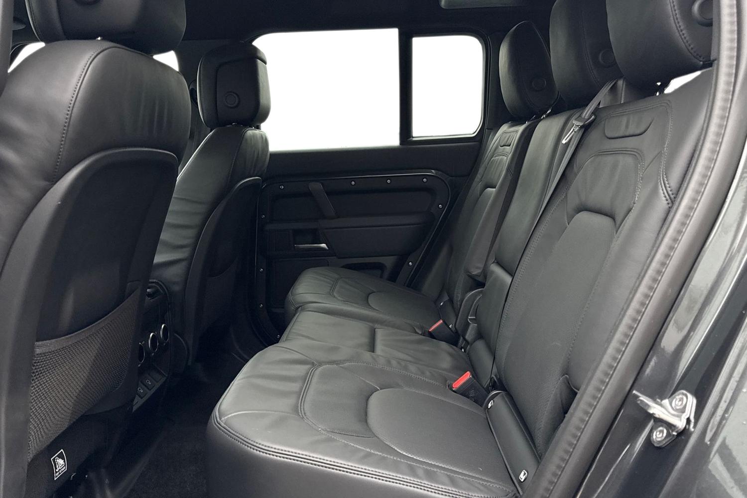 Used Land Rover Defender 2025 for sale - 77374303: Photo 4