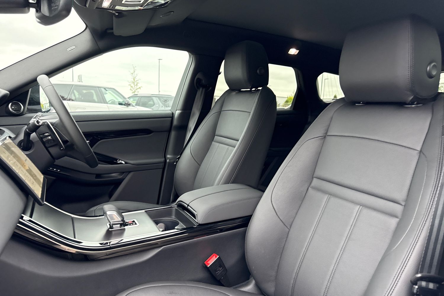 Used Land Rover Range Rover Evoque 2025 for sale - 76272476: Photo 11