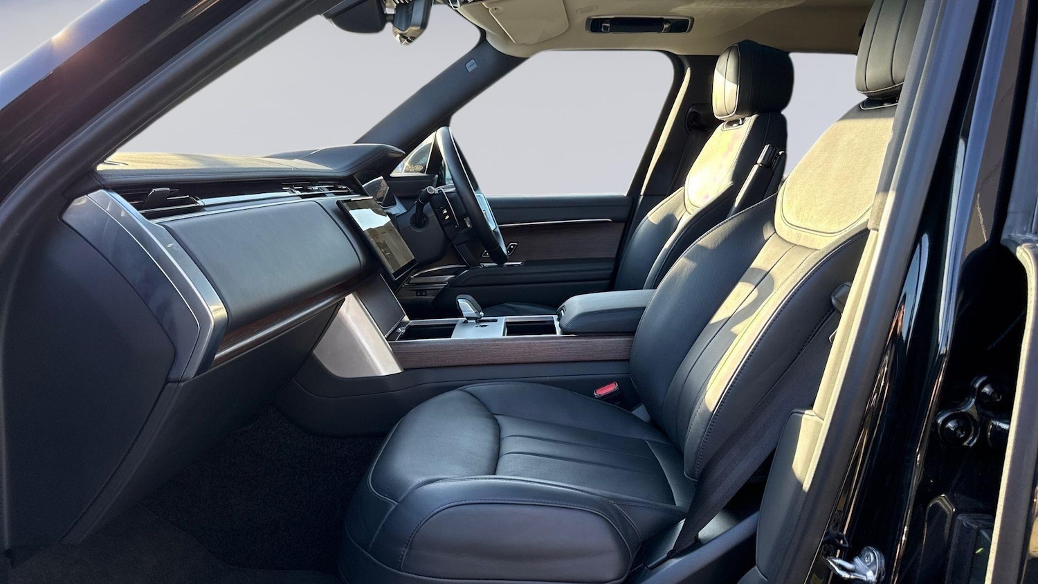 Used Land Rover Range Rover 2024 for sale - 77557392: Photo 3