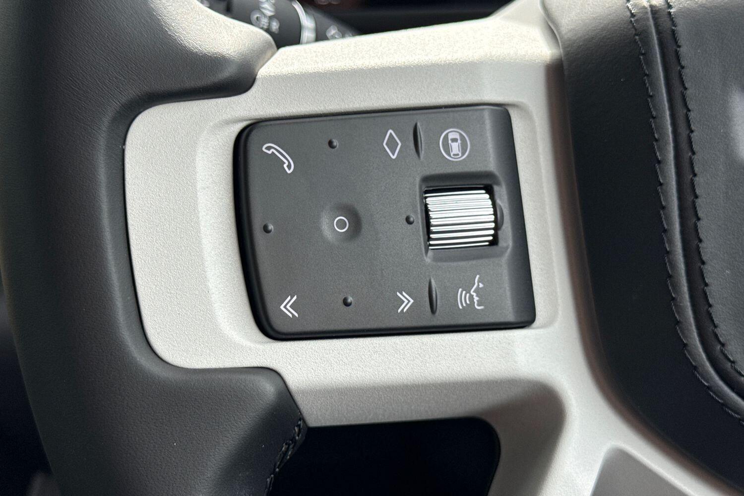 Used Land Rover Defender 110 2026 for sale - 78122405: Photo 21