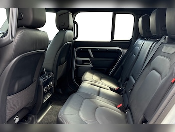 Used Land Rover Defender 110 2024 for sale - 75344101: Photo