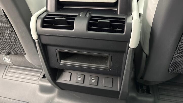 Used Land Rover Defender 2024 for sale - 77211560: Photo 17