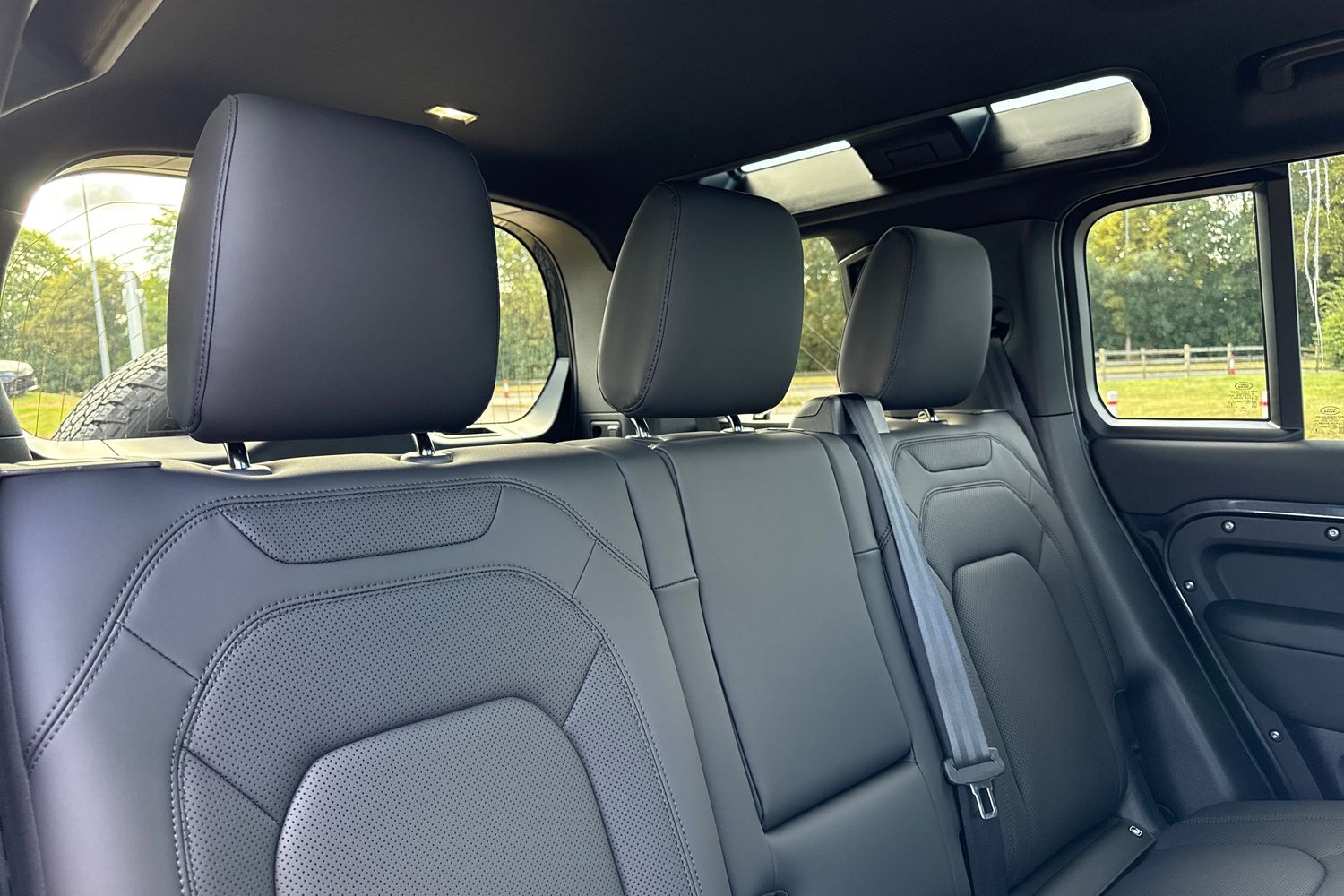 Used Land Rover Defender 110 2025 for sale - 75819777: Photo 12