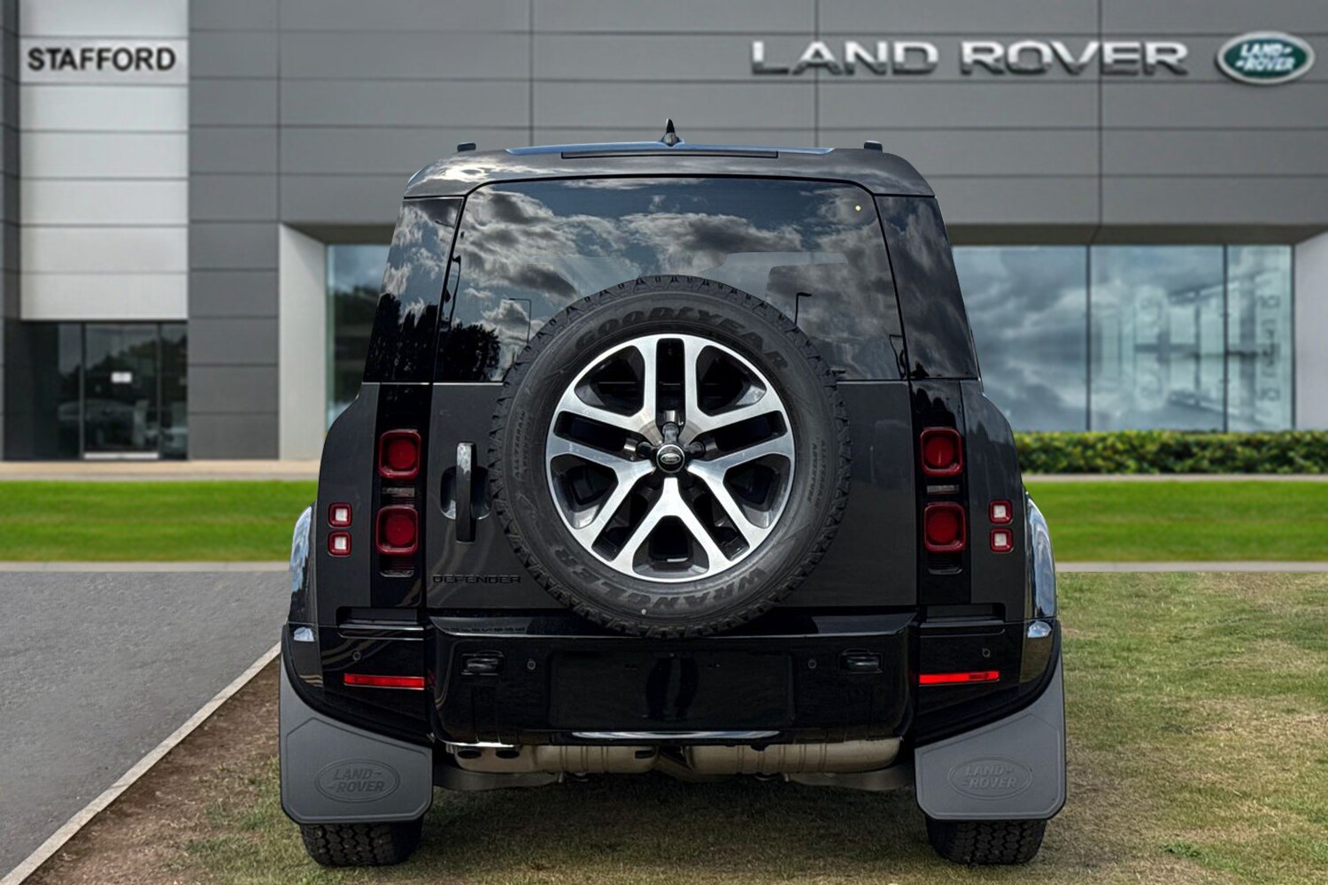 Used Land Rover Defender 110 2025 for sale - 75819777: Photo 6