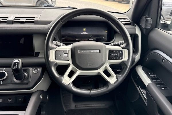 Used Land Rover Defender 110 2023 for sale - 76220295: Photo 16