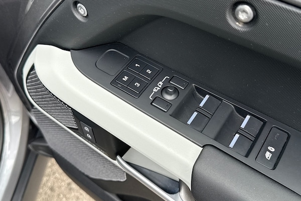 Used Land Rover Defender 110 2023 for sale - 76220295: Photo 26