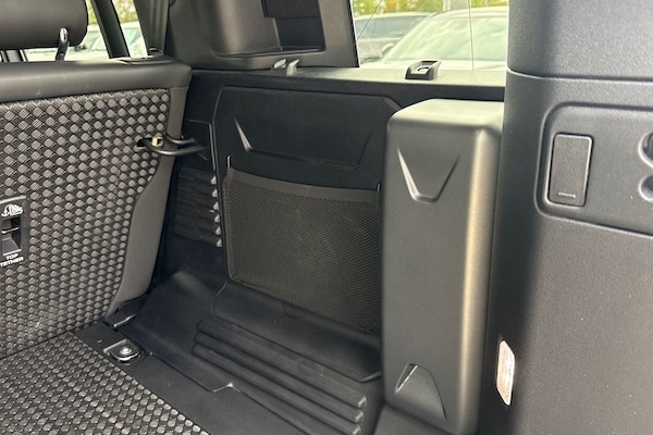 Used Land Rover Defender 110 2023 for sale - 76220295: Photo 28