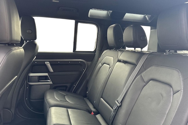 Used Land Rover Defender 110 2023 for sale - 76220295: Photo 4