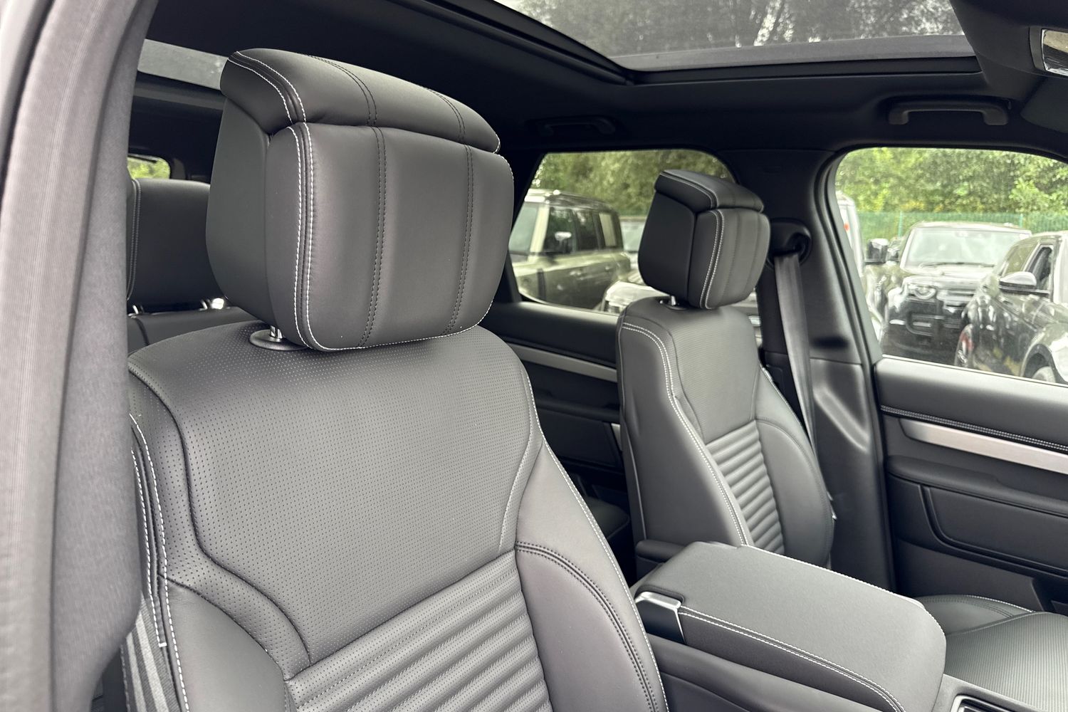 Used Land Rover Discovery 2026 for sale - 77297362: Photo 10