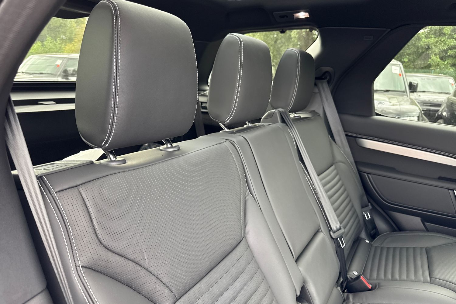 Used Land Rover Discovery 2026 for sale - 77297362: Photo 12