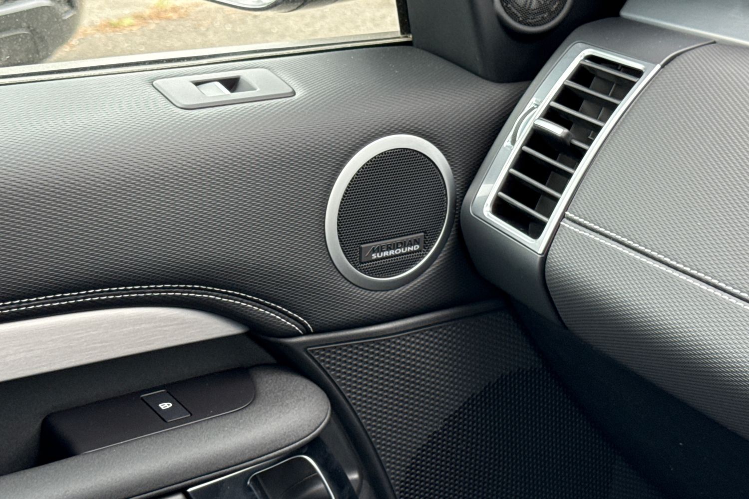 Used Land Rover Discovery 2026 for sale - 77297362: Photo 34