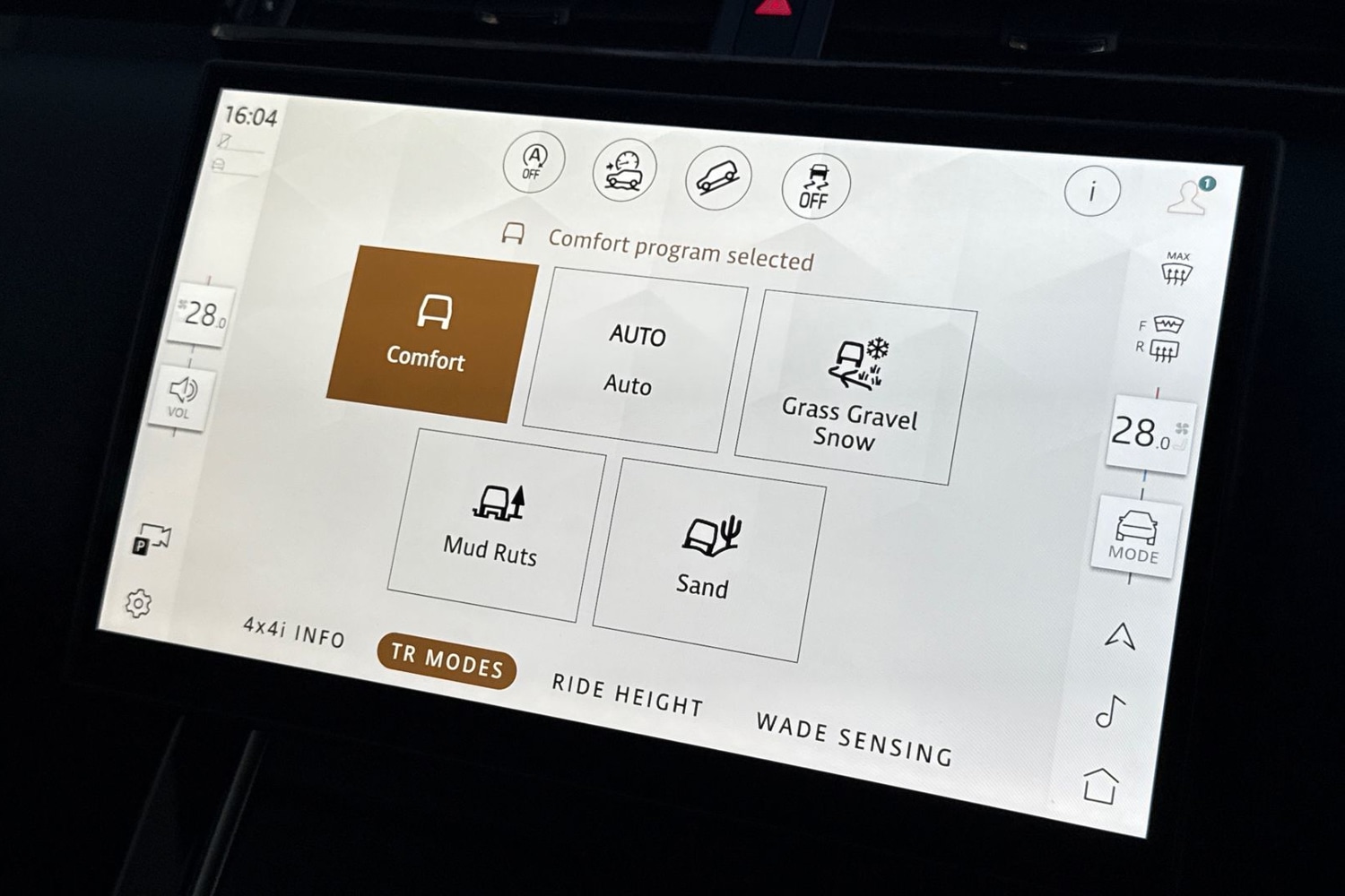 Used Land Rover Range Rover Velar 2025 for sale - 76649203: Photo 37