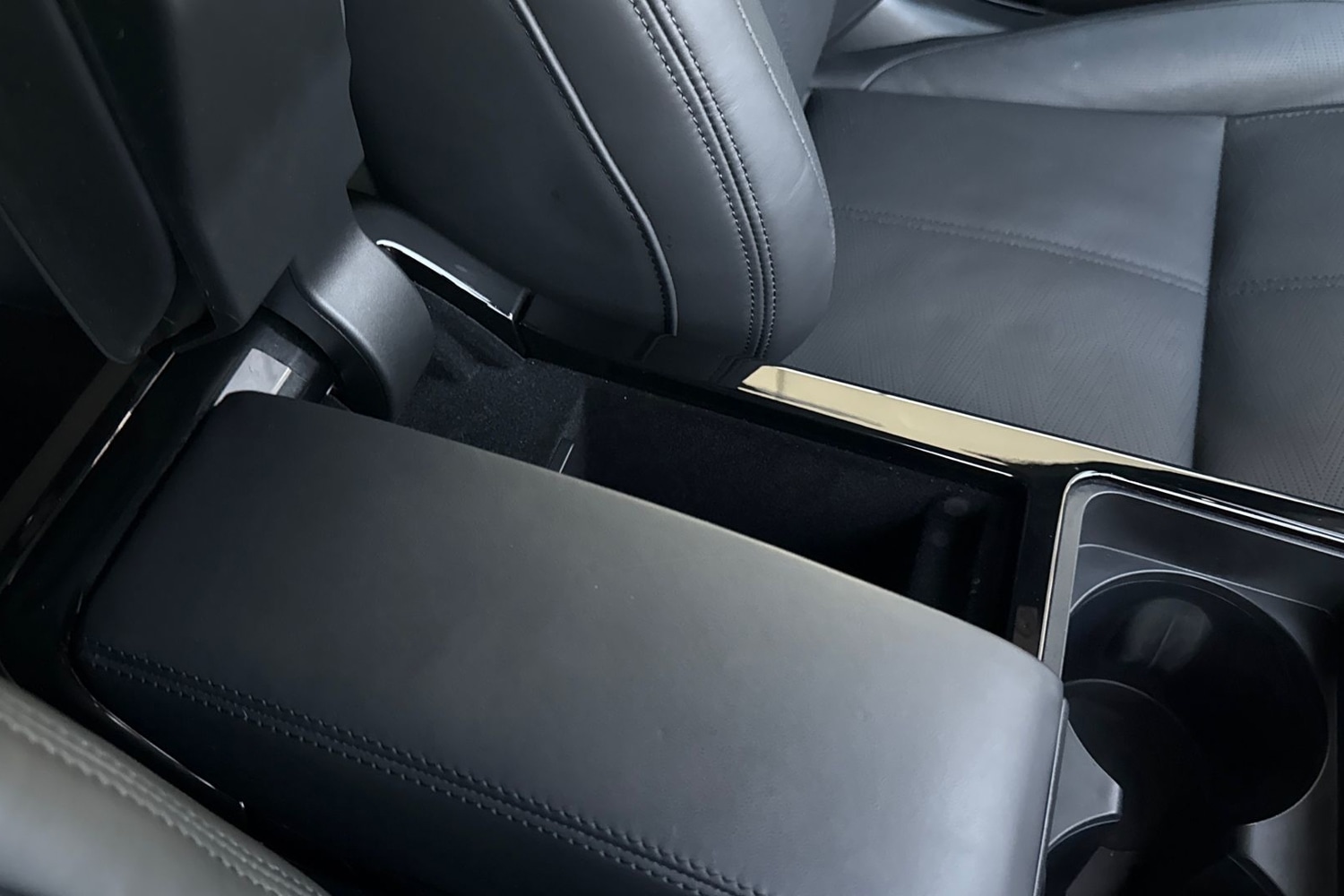 Used Land Rover Range Rover Velar 2025 for sale - 76649203: Photo 45