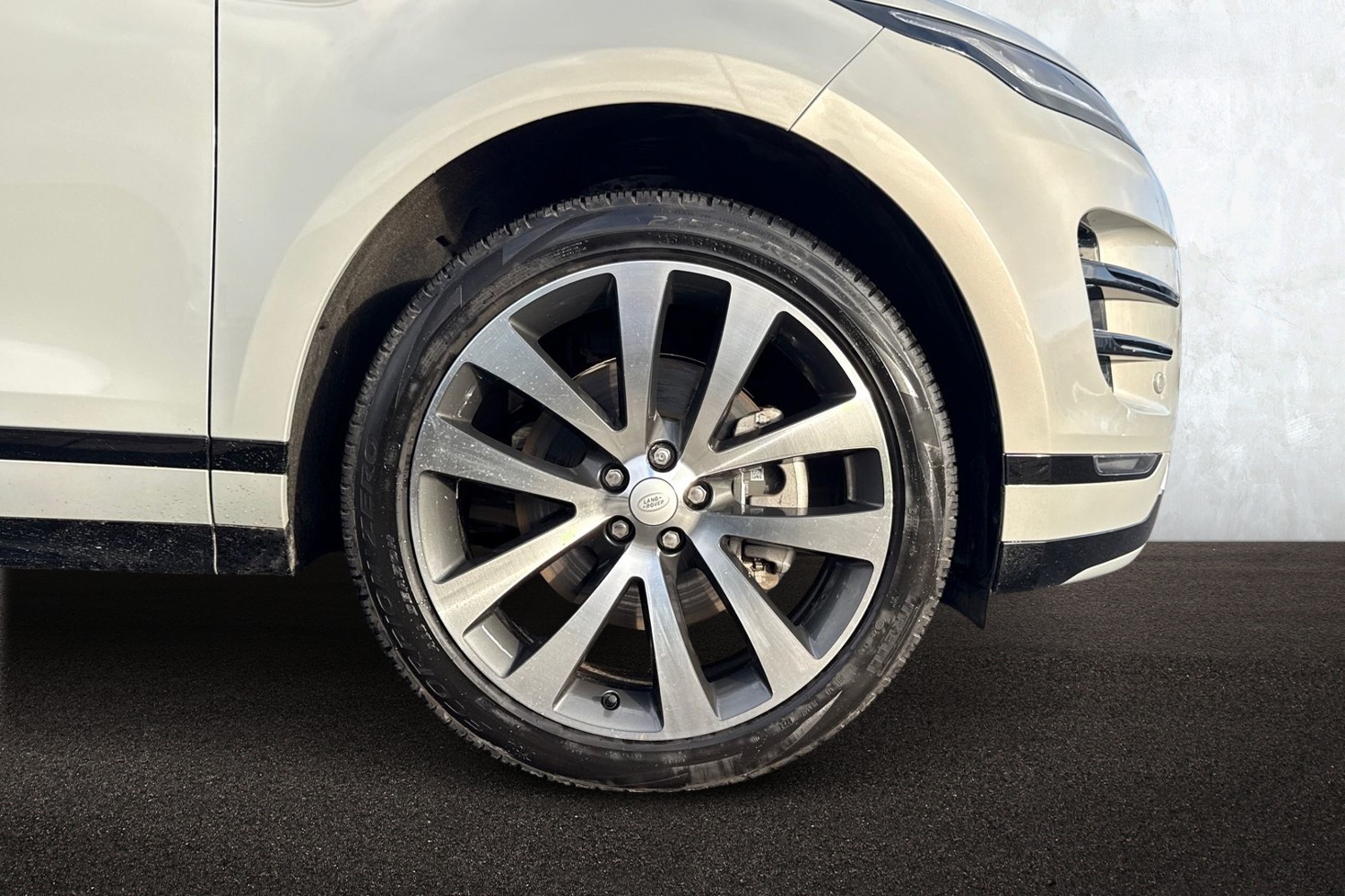 Used Land Rover Range Rover Evoque 2024 for sale - 77135414: Photo 9