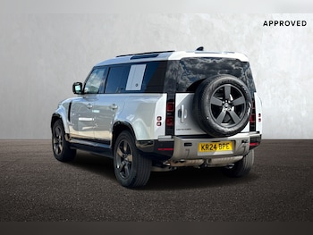 Used Land Rover Defender 110 2024 for sale - 75344154: Photo