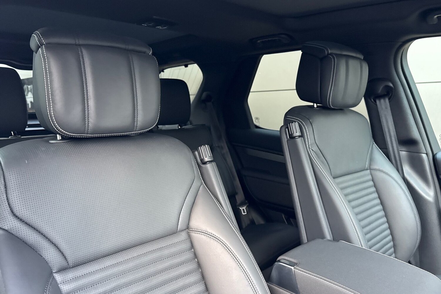 Used Land Rover Discovery 2024 for sale - 76855027: Photo 22