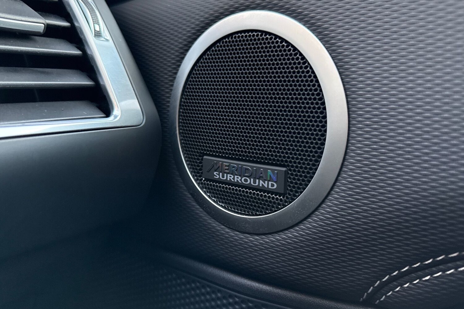 Used Land Rover Discovery 2024 for sale - 76855027: Photo 25