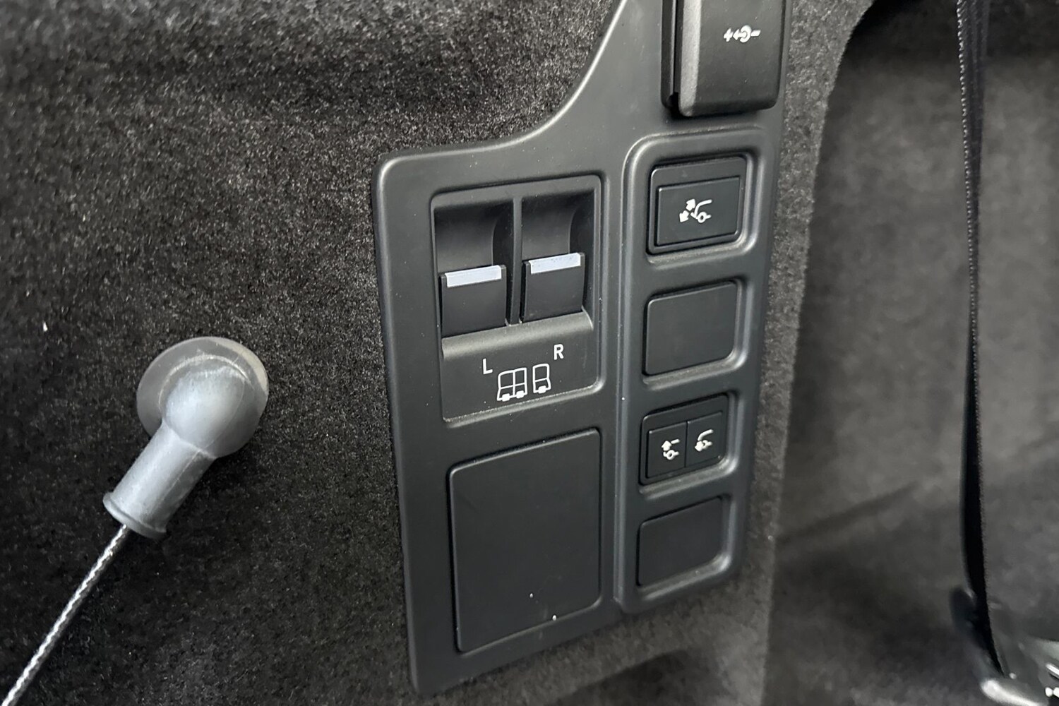 Used Land Rover Discovery 2024 for sale - 76855027: Photo 28