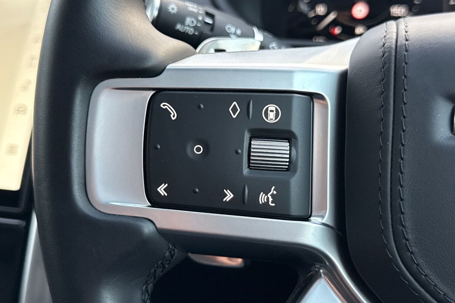 Used Land Rover Discovery 2024 for sale - 76855027: Photo 34