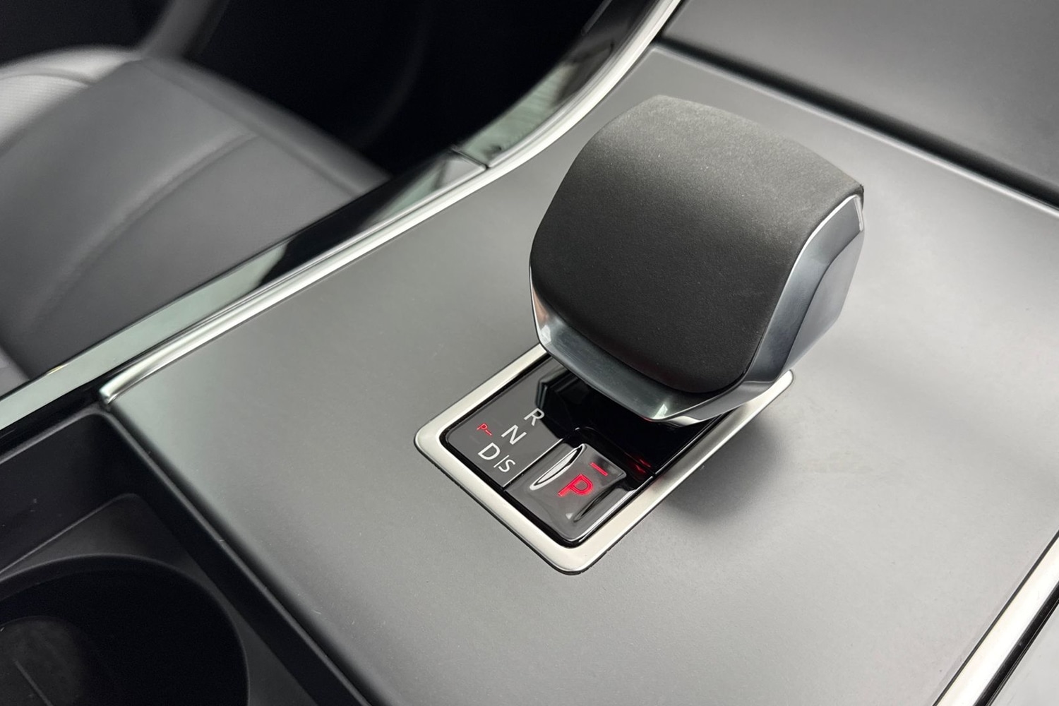 Used Land Rover Range Rover Velar 2023 for sale - 76476112: Photo 14