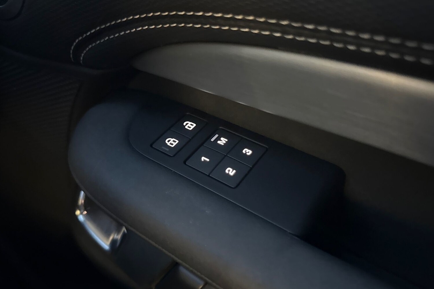 Used Land Rover Discovery 2023 for sale - 76662258: Photo 26