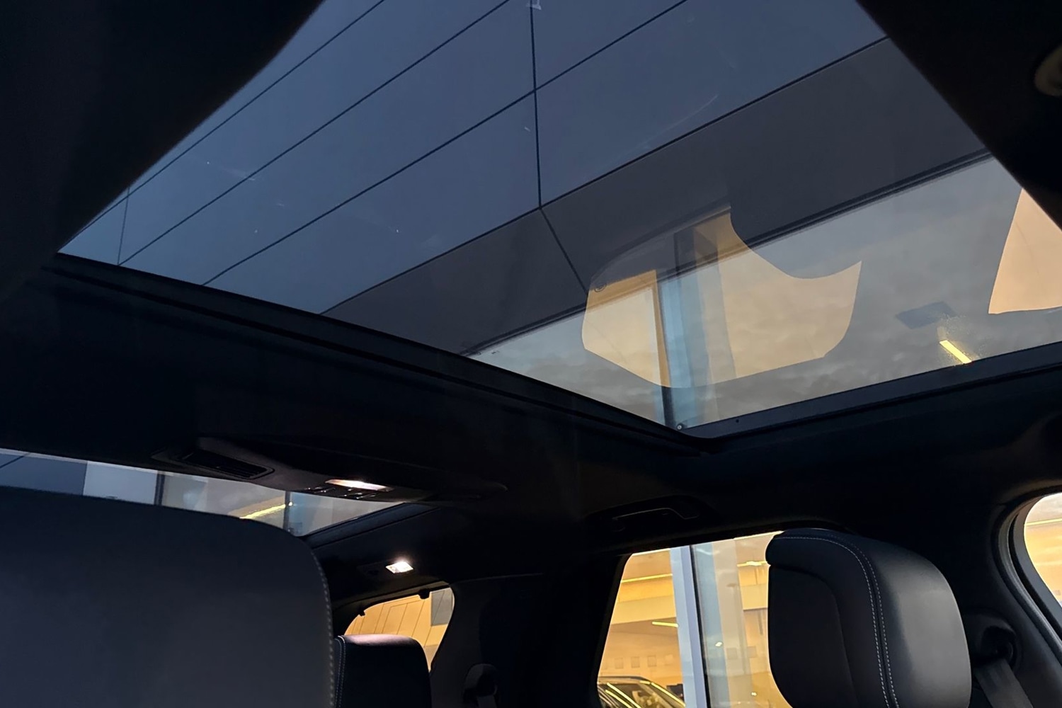 Used Land Rover Discovery 2023 for sale - 76662258: Photo 32