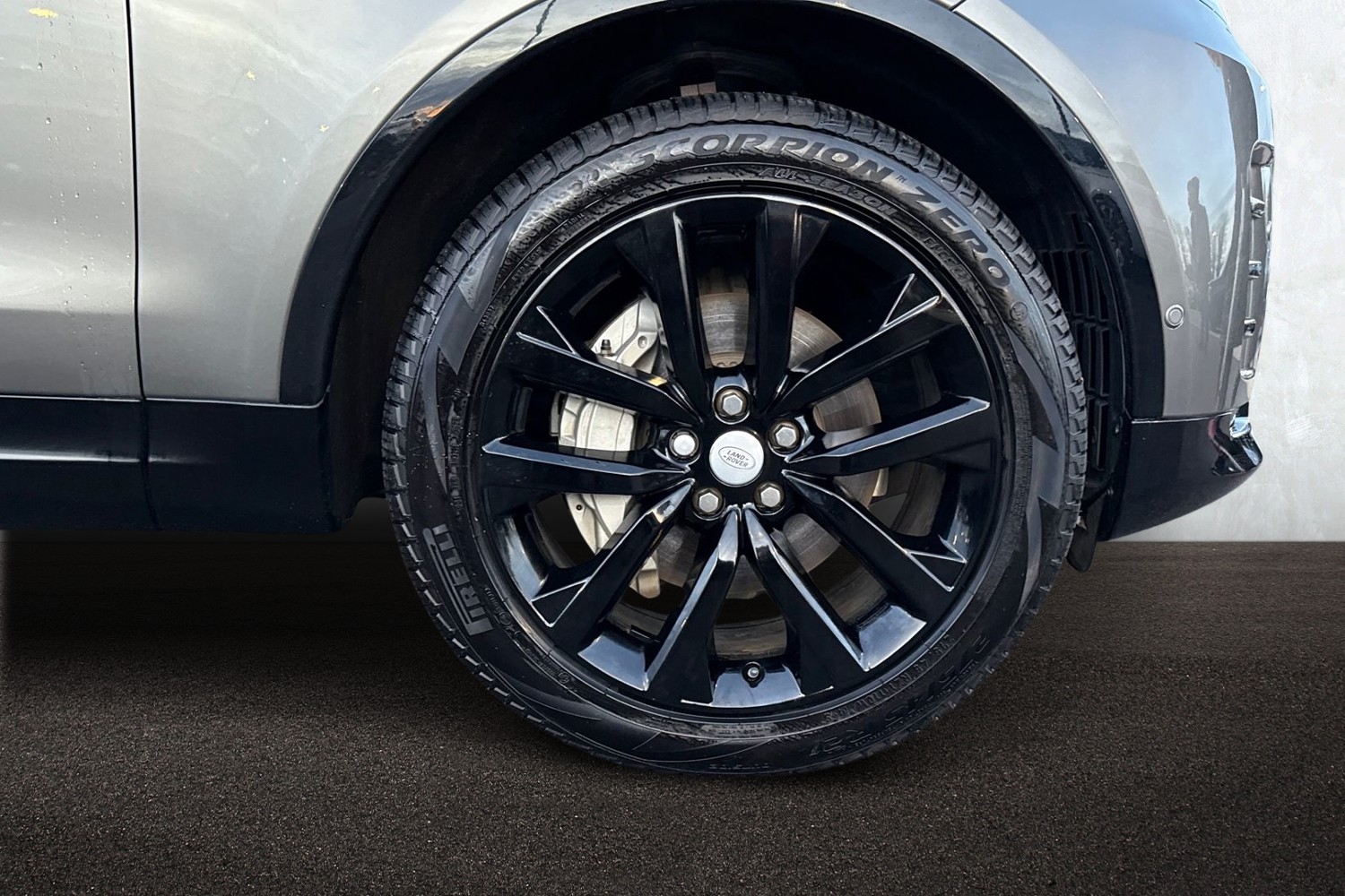 Used Land Rover Discovery 2023 for sale - 76662258: Photo 9