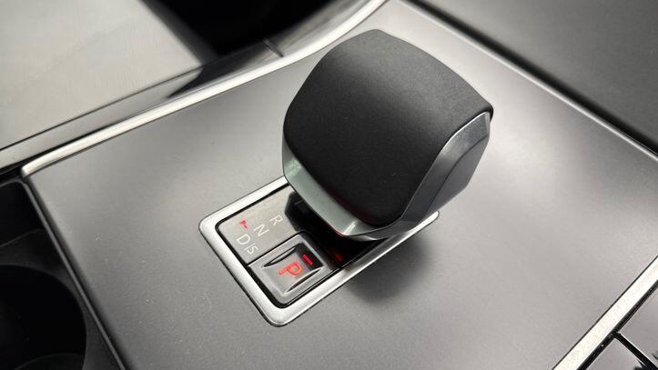 Used Land Rover Range Rover Velar 2024 for sale - 77692265: Photo 13